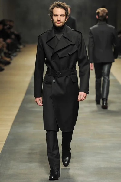 Look 25